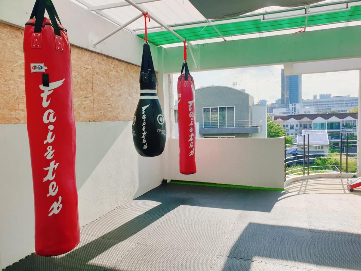 Kru Nat'S Bed & Breakfast W/ Private Rooms & Gym Bangkok Esterno foto
